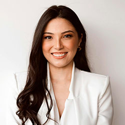 DRA. FERNANDA KOGA